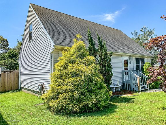 3rd image of 2019 Ravenwood Dr