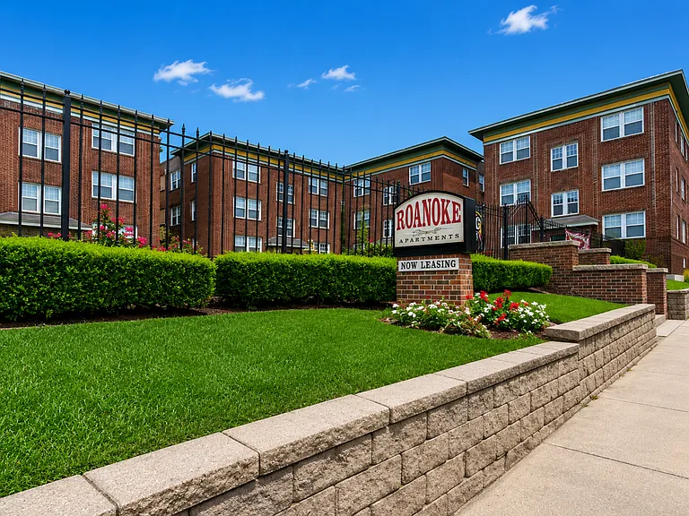 Roanoke Court Apartments — Photo 5