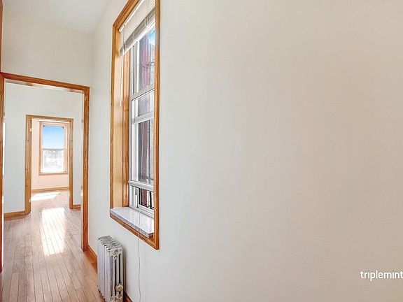 5th image of 35 Henry St APT 5C