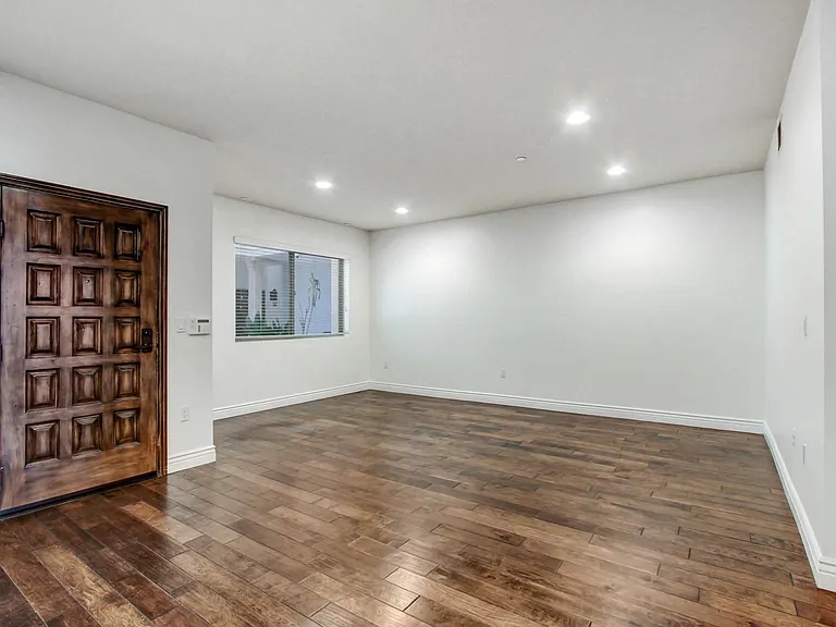 4410 Sepulveda Apartments — Photo 70