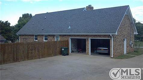 3rd image of 530 Westwood Dr