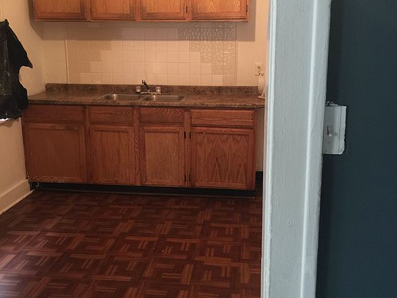 2nd image of 9007 Yale Ave