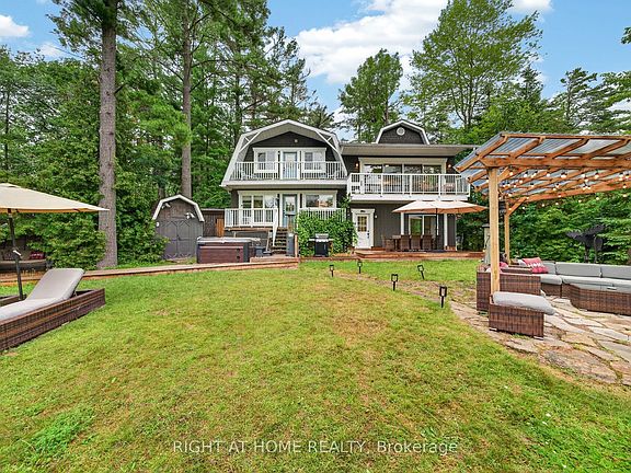 5th image of 3583 Riverdale Dr