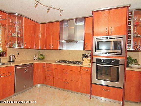 5th image of 142 Baden Pl