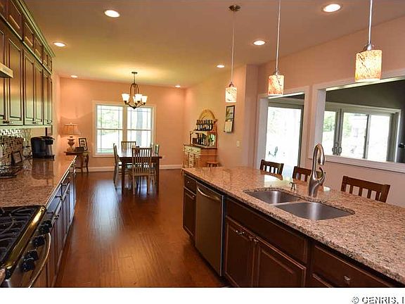 4th image of 5546 Vardon Dr