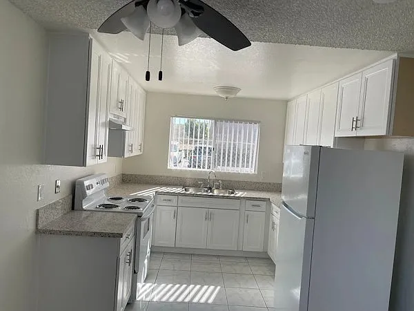351 S Lincoln Ave — Photo 3