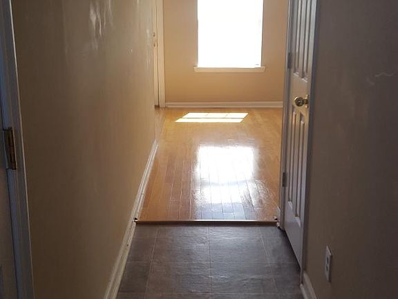2nd image of 422 Autumn Lake Ct