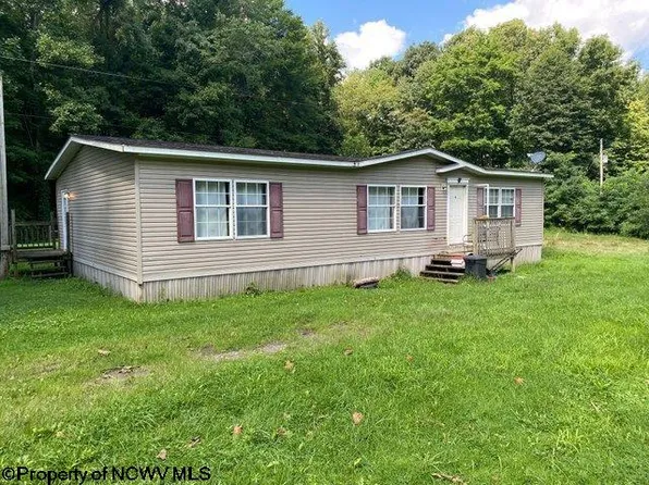 153 N Teter Creek Rd, Montrose, WV 26283