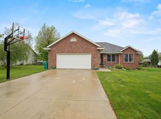 148 Sunset Ln, Elk Run Heights, IA 50707