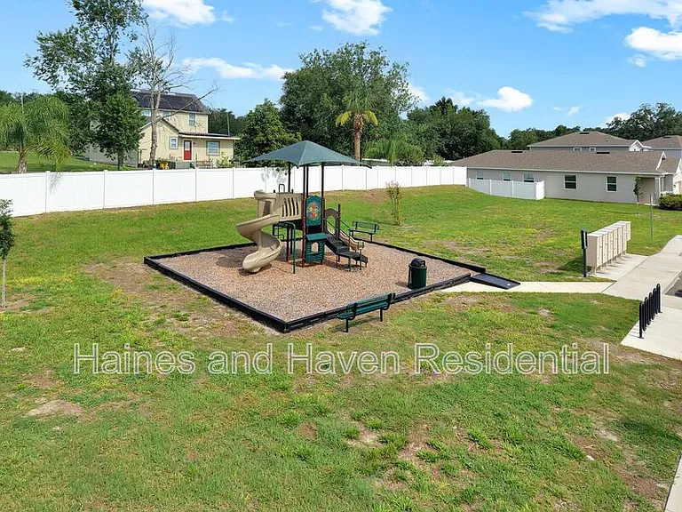 840 Blue Creek Dr — Photo 37