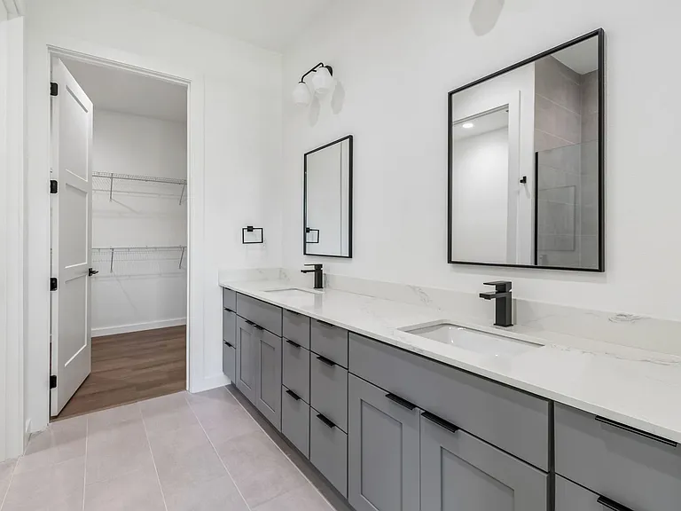 1218 E Kay St #14 — Photo 51