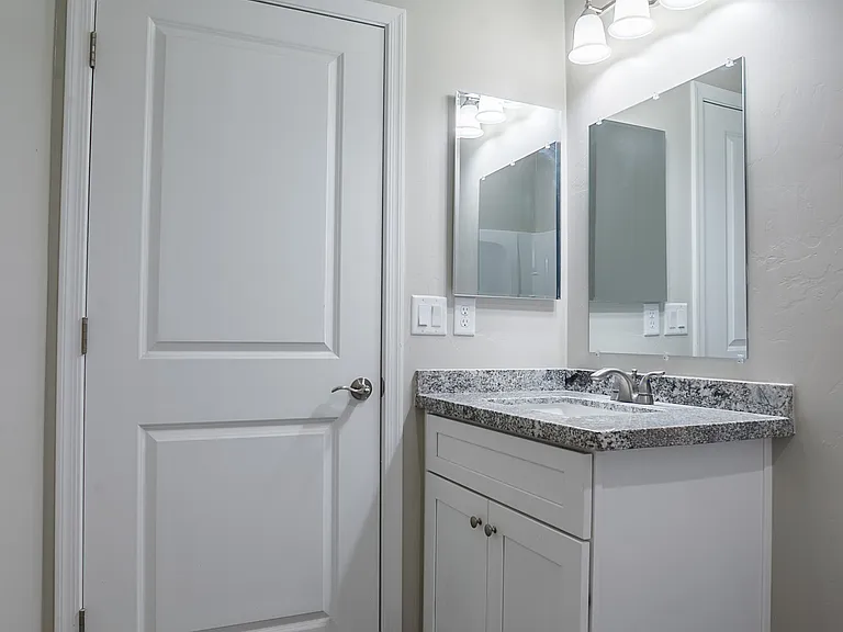 1358 N Apache Dr #1 — Photo 25