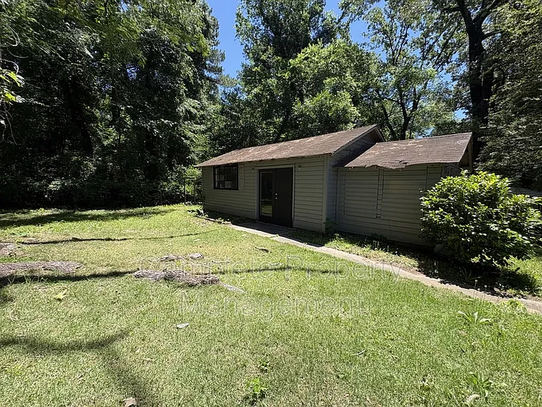 1221 Carol Cir — Photo 8