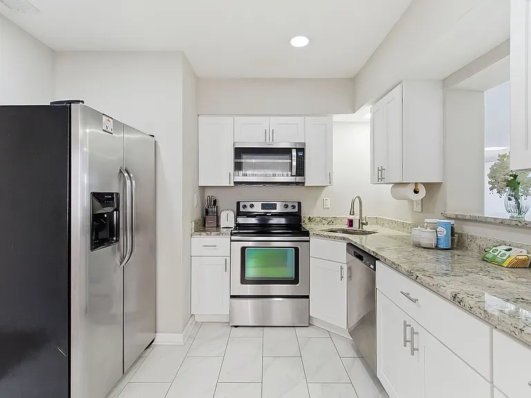 305 N Conrad Ave — Photo 9