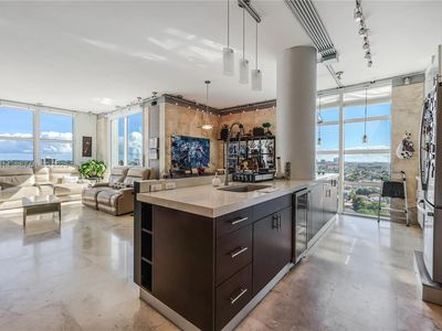 3180 SW 22nd St #Penthouse 201, Miami, FL, 33145