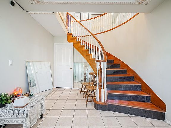 4th image of 12246 64a Ave