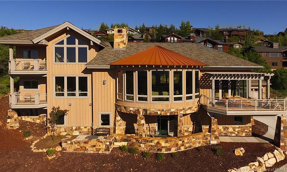 1st image of 105 Hidden Oaks Ln