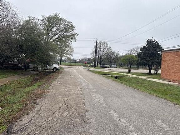 5th image of 3910 Ward St