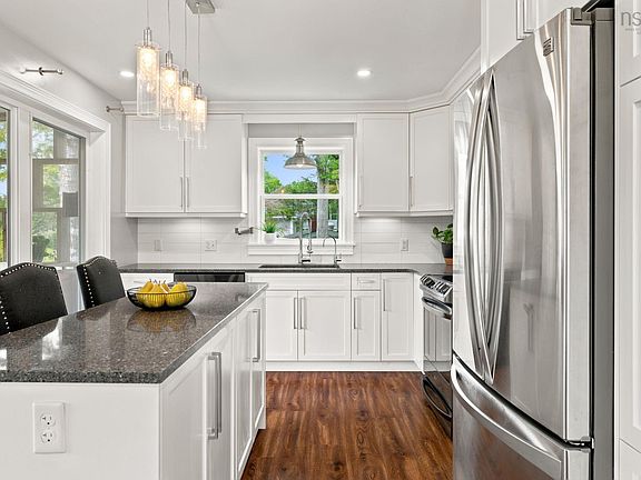 5th image of 49 Cove Rd
