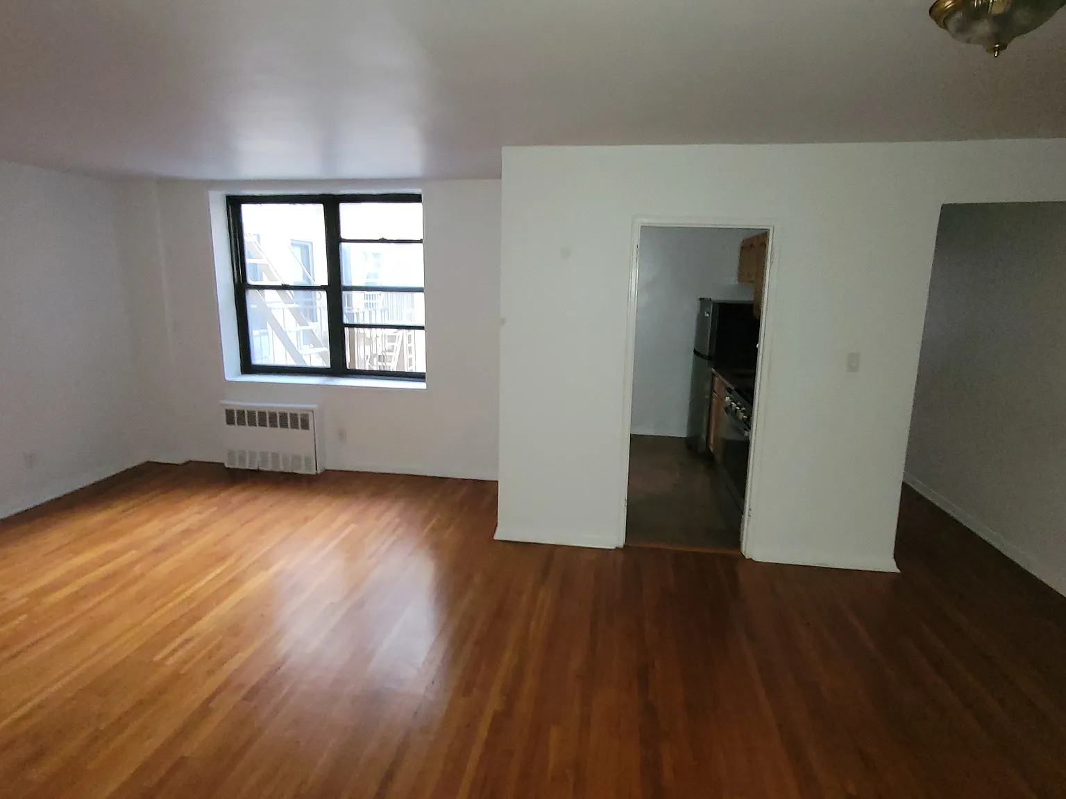 2 bed, 800 sqft, $3,200 — Photo 2