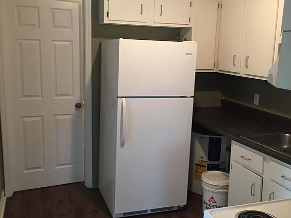 5th image of 1621 Flanigan Ct APT B