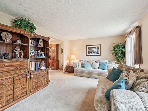 3rd image of 8177 Maugham Dr