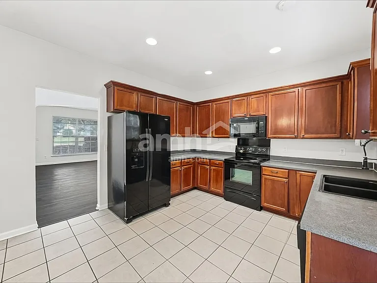 169 Autry Ave — Photo 3