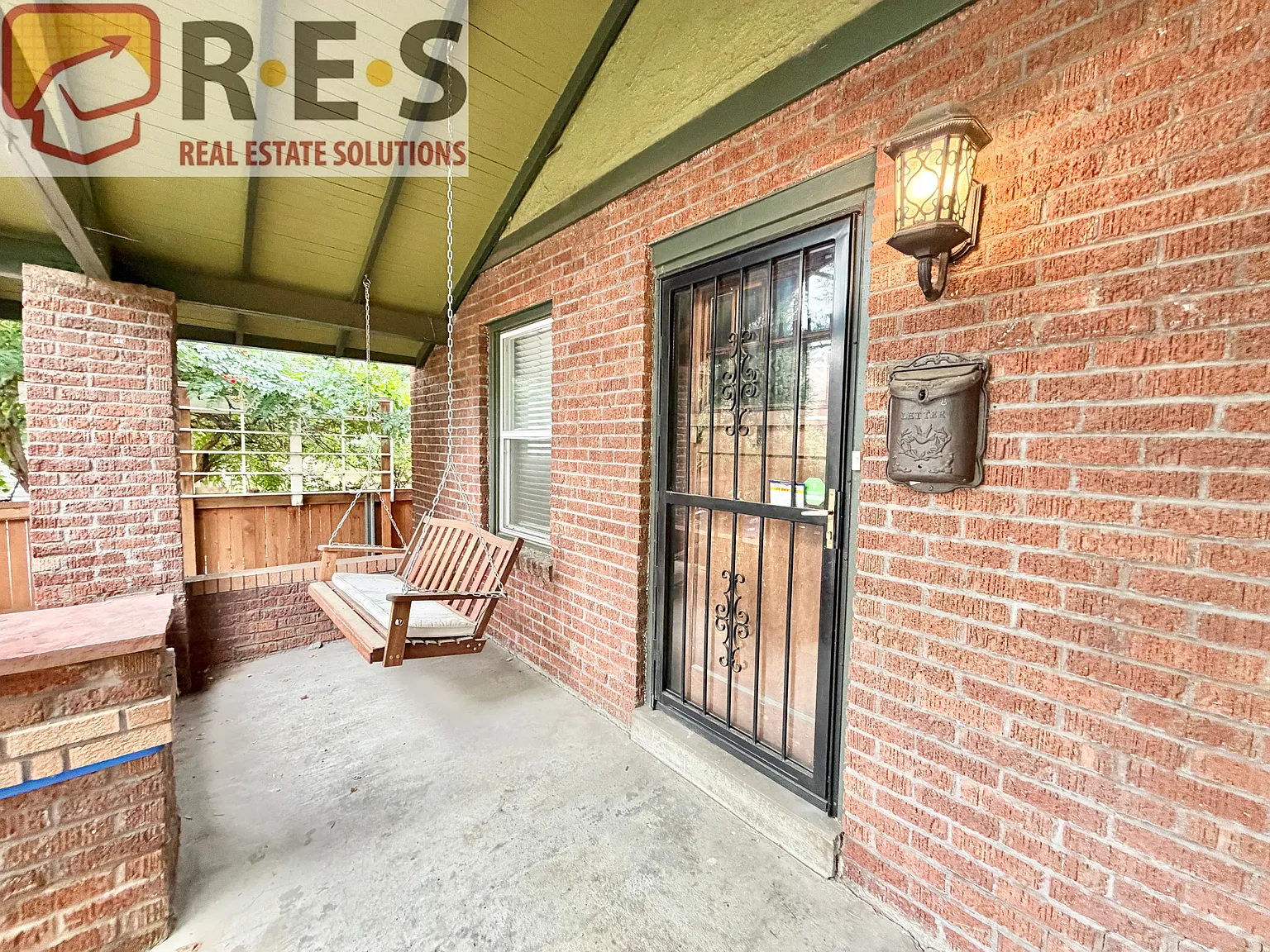 3 bed, 1315 sqft, $2,870 — Photo 2