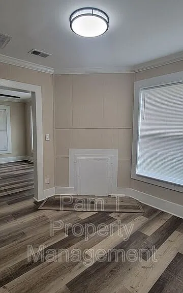 16 Helmken St — Photo 13