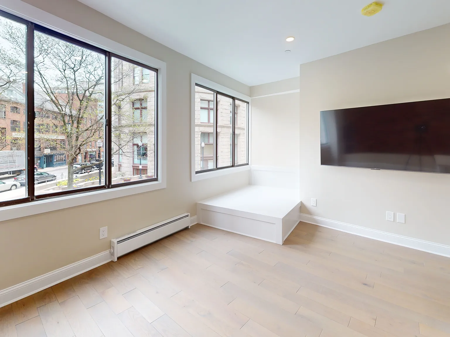 Studio, 99999 sqft, $2,800 — Photo 3