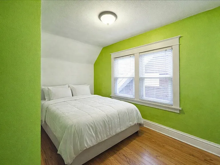 2835 Hampton Ave — Photo 16