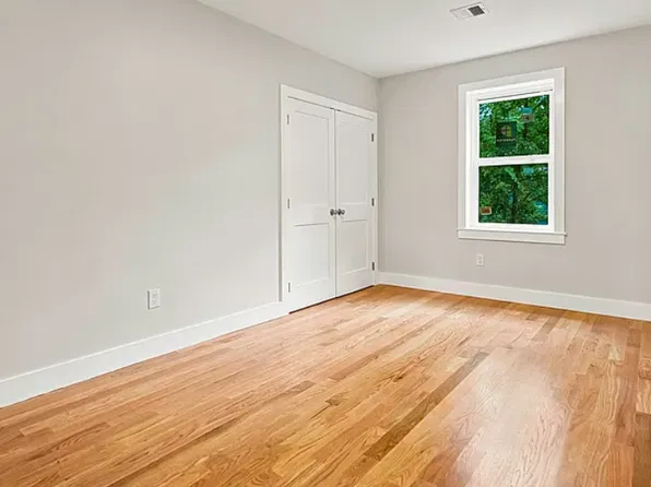 4 Mayhew St, Framingham, MA