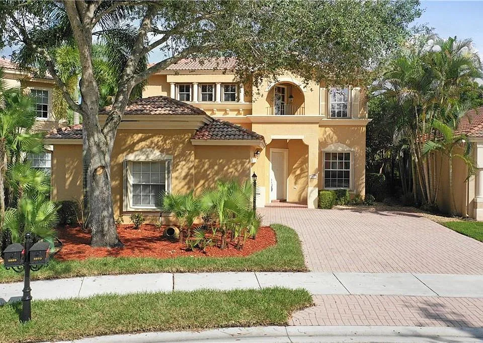 5873 NW 120th Ter