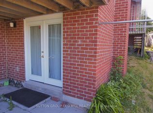16 Horseshoe Dr #BASEMENT, Whitby, ON L1N 8G1