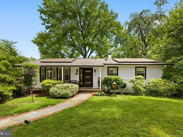 4951 Roslyn Rd, Annandale, VA 22003