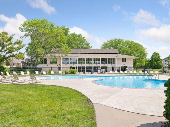 4465 Trenton Ln N APT 301, Plymouth, MN 55442