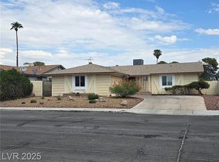 6458 Creston Ave, Spring Valley, NV 89103