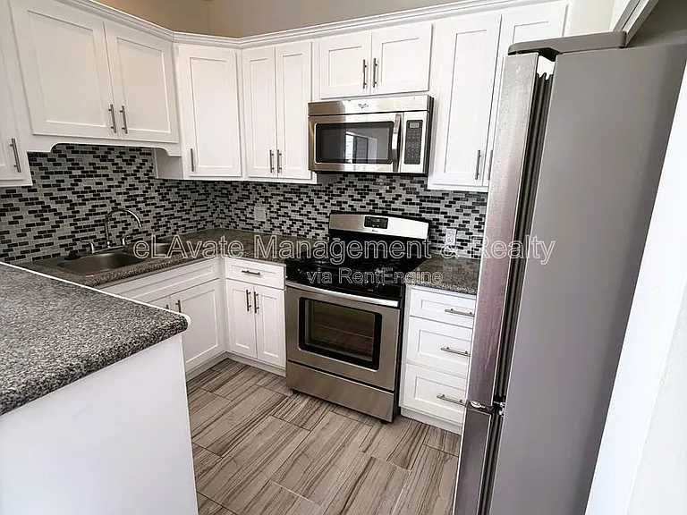 2195 Whittier Blvd #100 — Photo 6