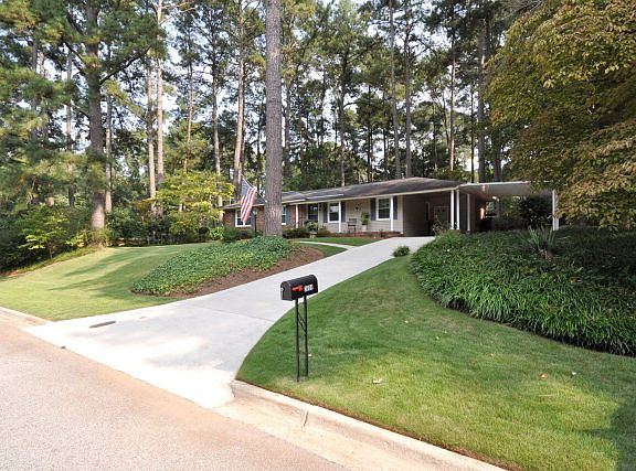 4th image of 3004 Stratford Dr