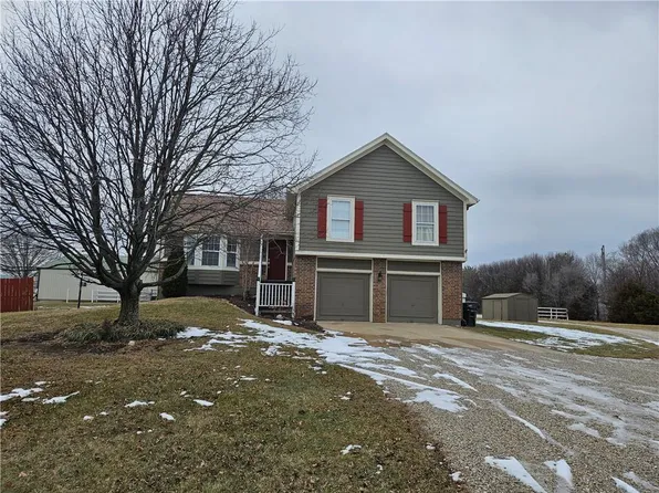 25000 Pflumm Rd, Louisburg, KS 66053