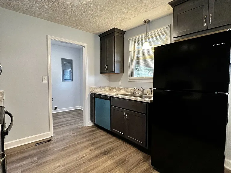 206 Orleans Dr — Photo 6