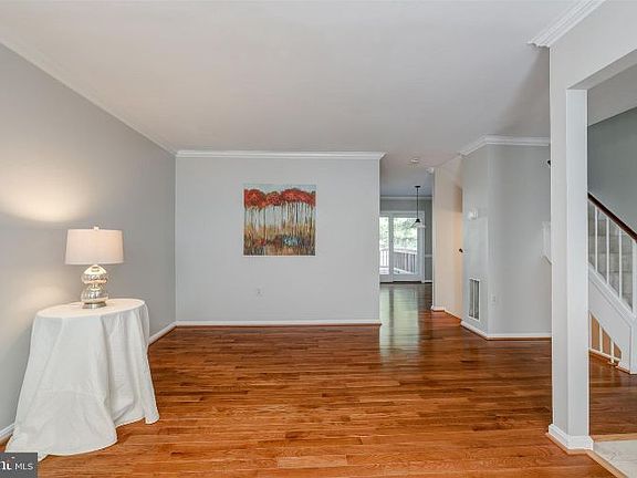 5th image of 4416 Holly Ave