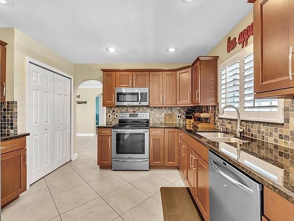 5th image of 2461 NW 93rd Lane
