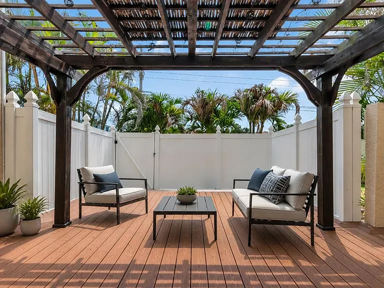 7 Emerald Ct — Photo 32