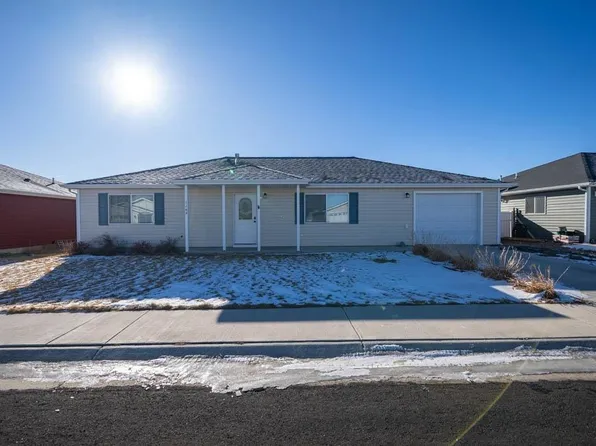 1164 E Madison St, Powell, WY 82435