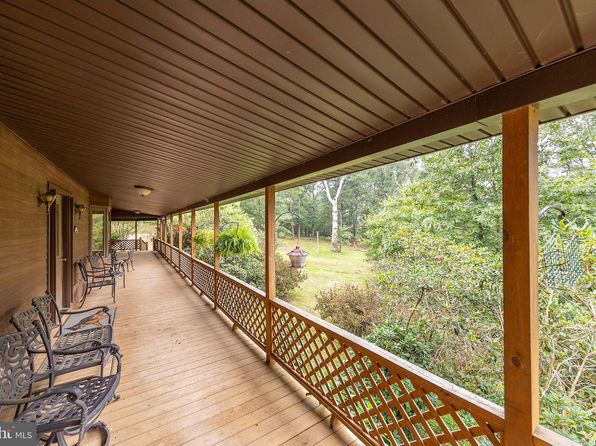 90 Shade Valley Rd, Rio, WV 26755