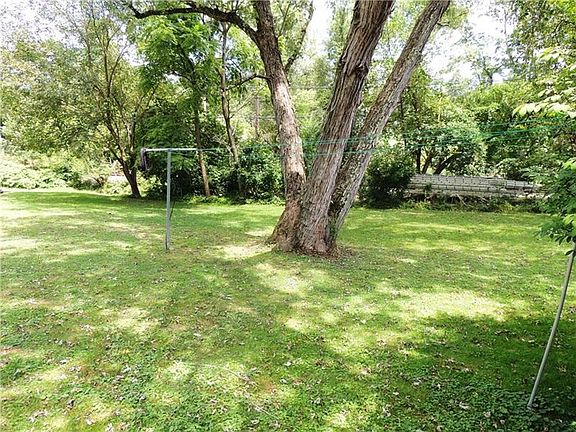 3rd image of 1281 Beagle Dr