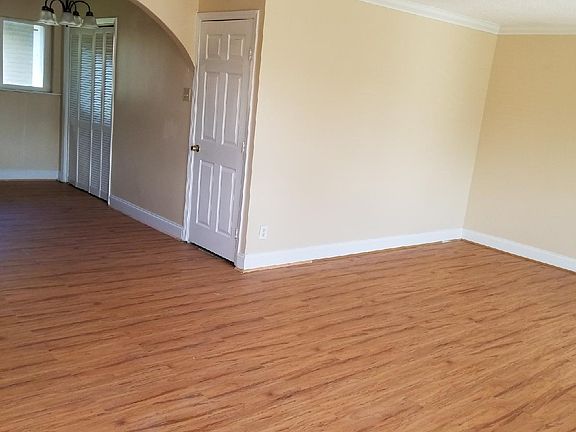 3rd image of 344 Melbrook Dr