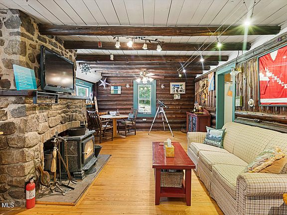 5th image of 323 Goodman Road