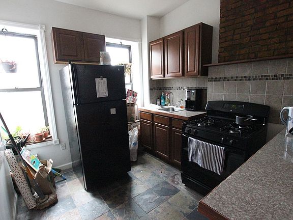 5th image of 310 14th St APT 3R